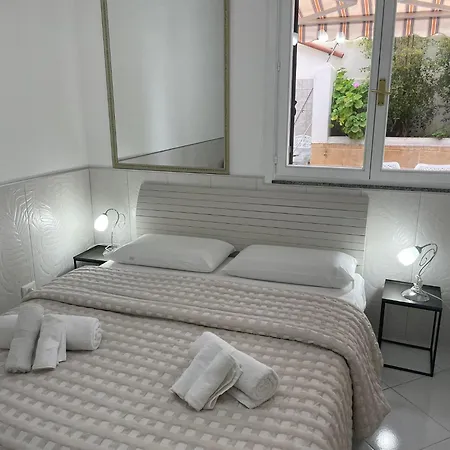Casa Rosa By Otrantostays, Terrazza E Vista Mare
